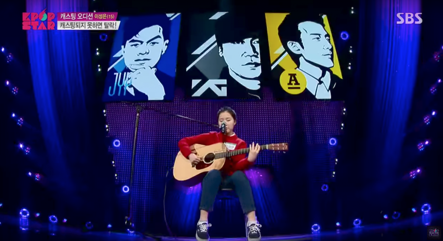 Sung Lee sings "Melon" at the KPOP STAR competition.